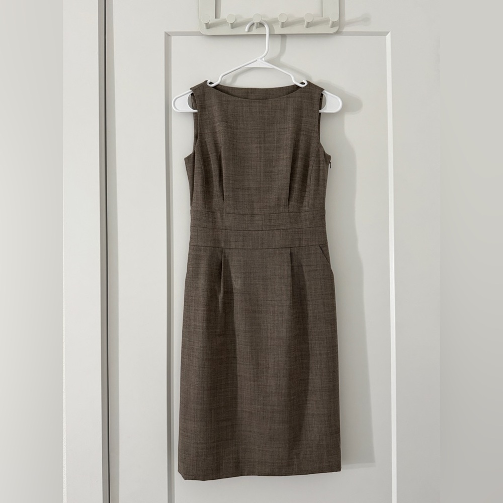 Banana Republic Sleeveless Sheath Dress